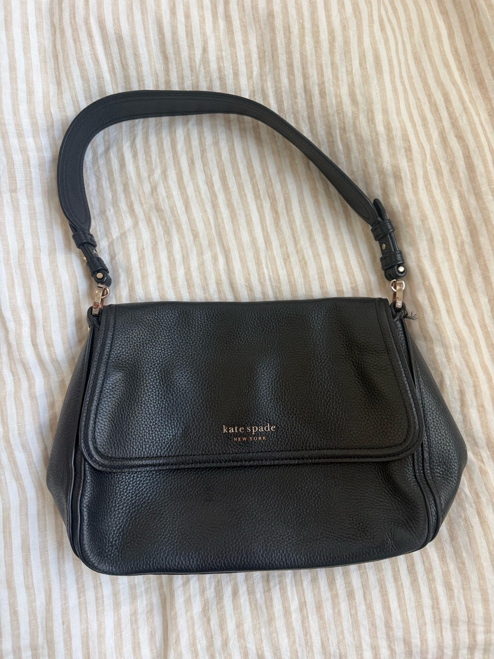 Kate Spade black leather shoulder bag purse #katespade #leather